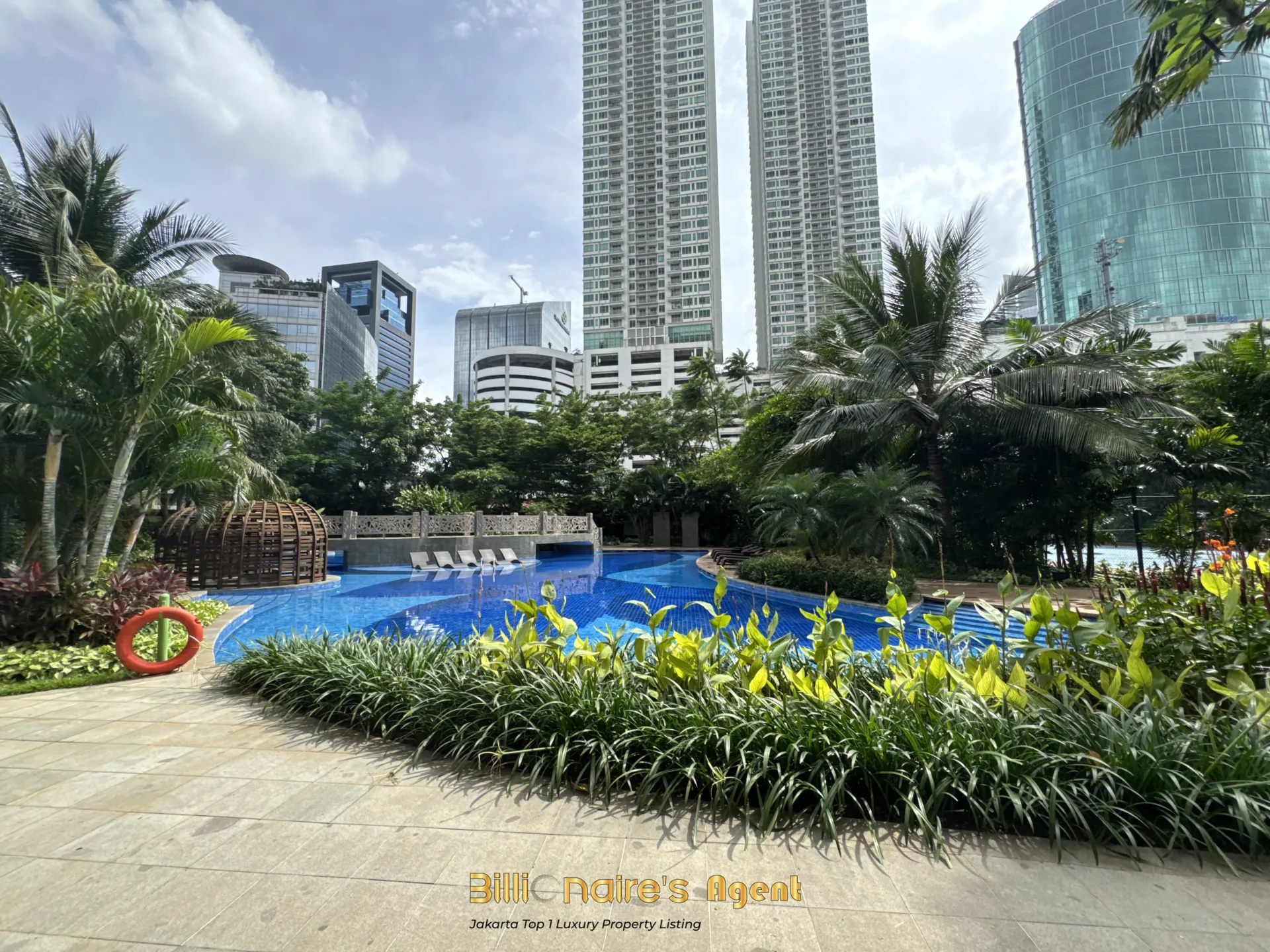 Dijual Apartemen 3 Kamar Full Furnish di South Hills Apartment Jakarta