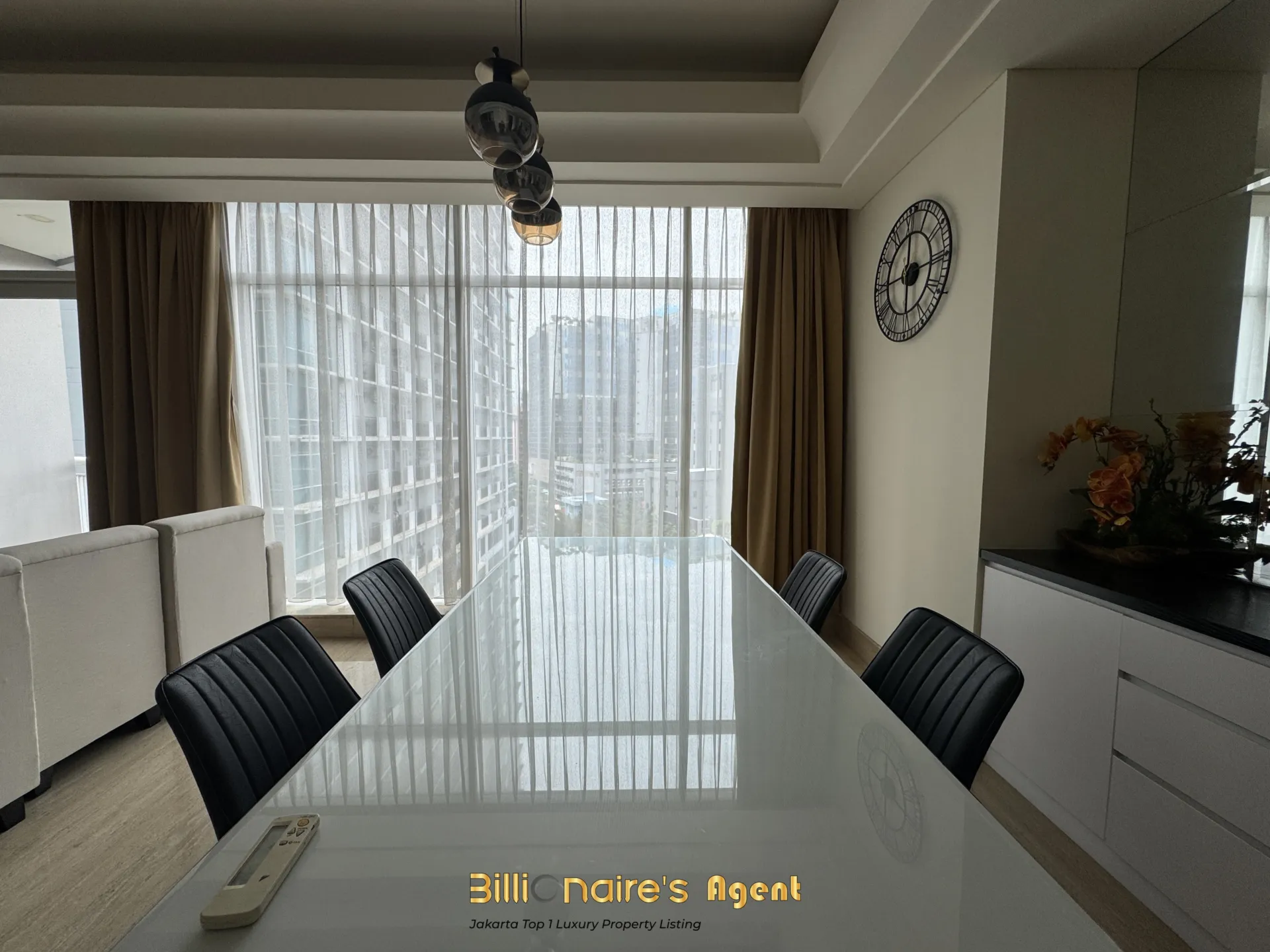 Dijual Apartemen 3 Kamar Full Furnish di South Hills Apartment Jakarta