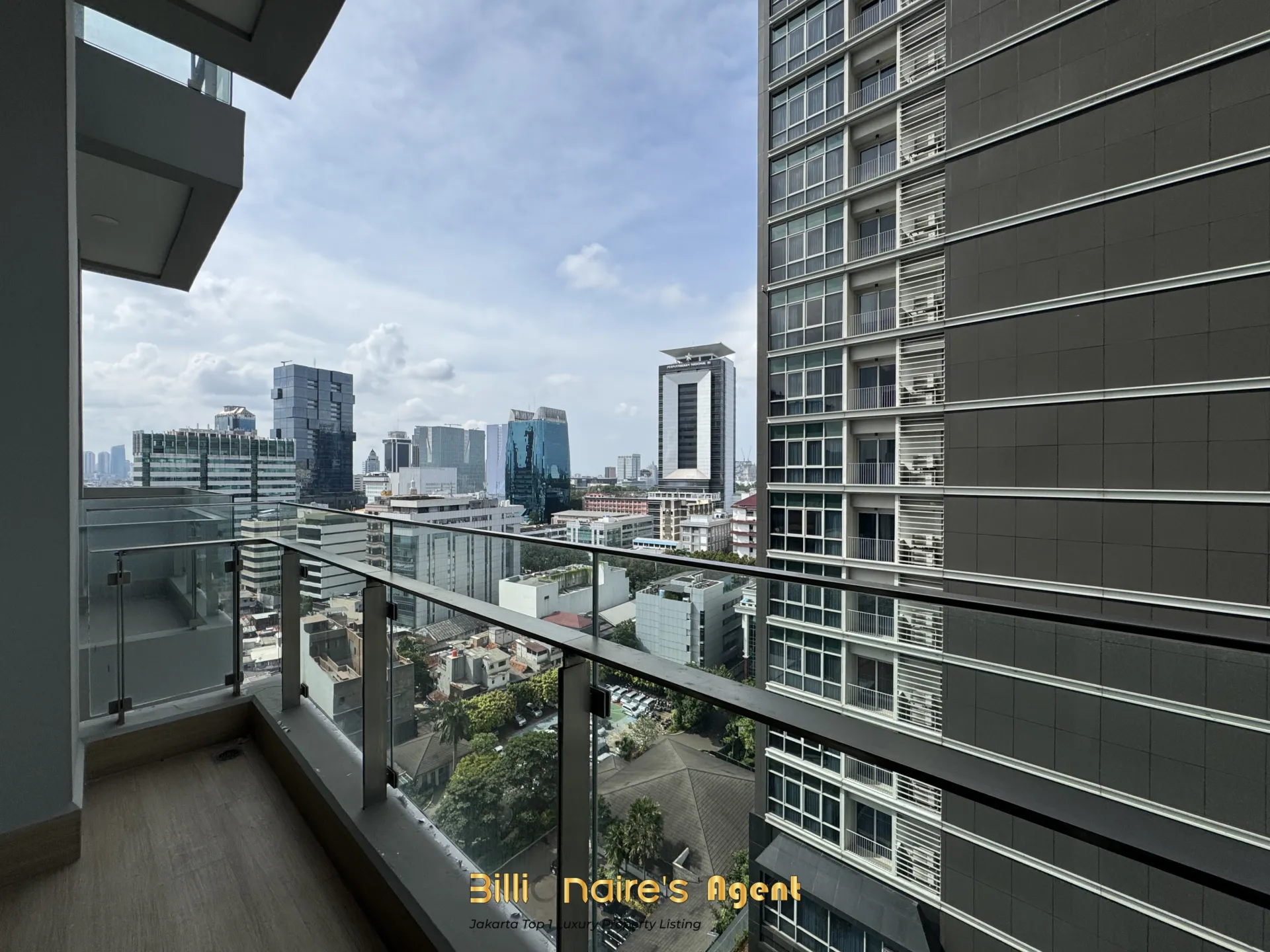 Dijual Apartemen Mewah 2 Kamar Full Furnished di The Stature Jakarta