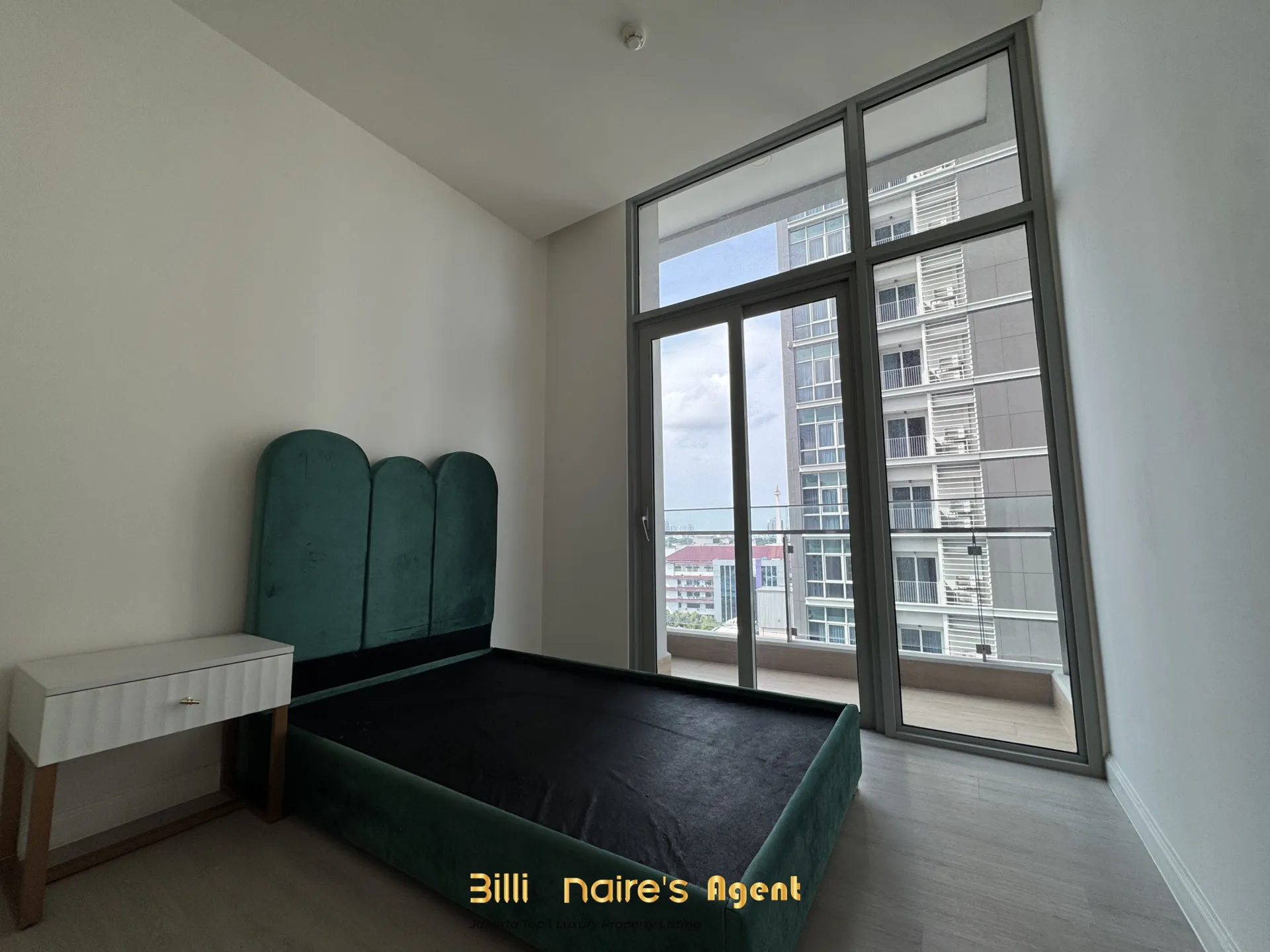 Dijual Apartemen Mewah 2 Kamar Full Furnished di The Stature Jakarta