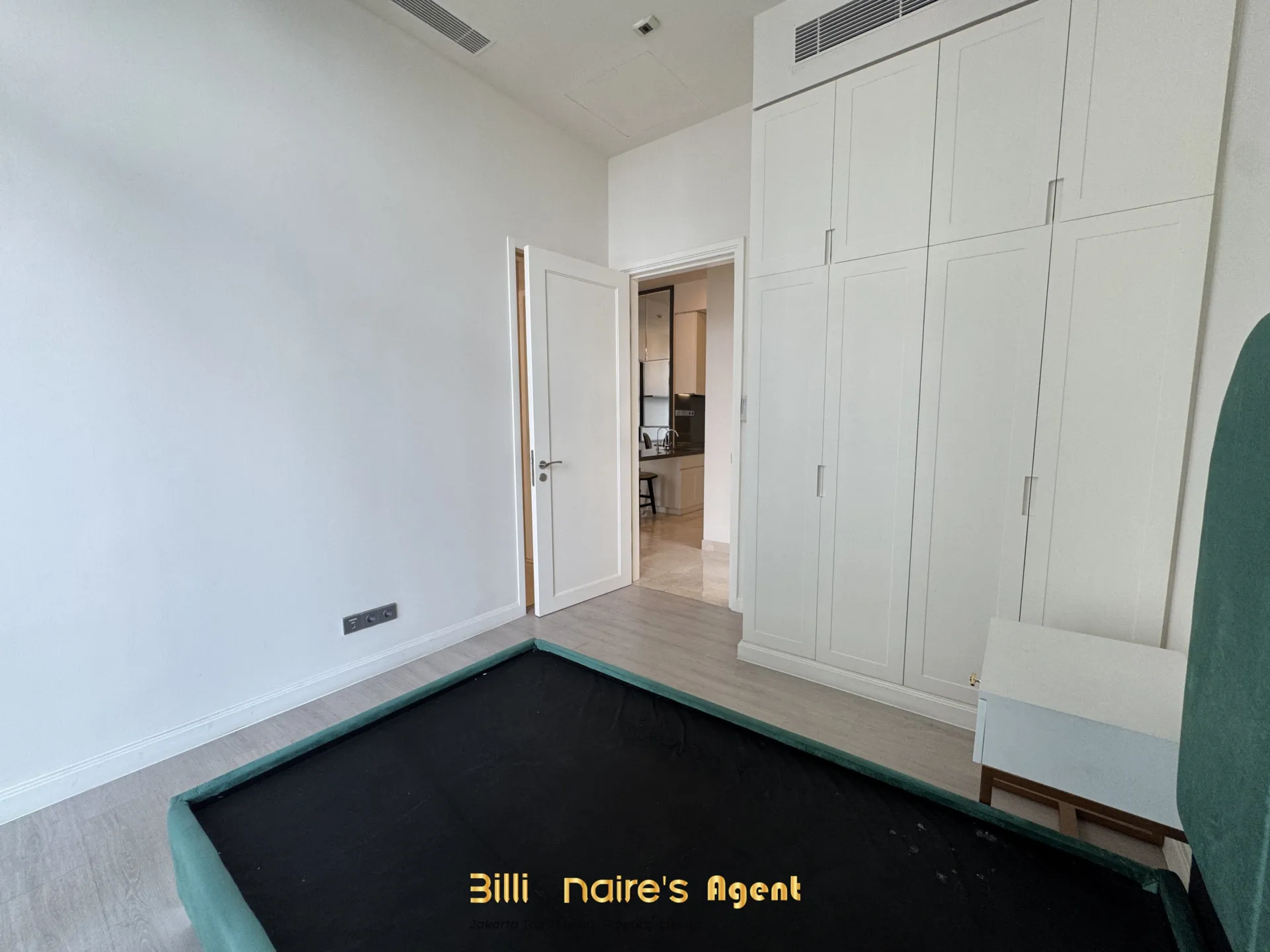 Dijual Apartemen Mewah 2 Kamar Full Furnished di The Stature Jakarta
