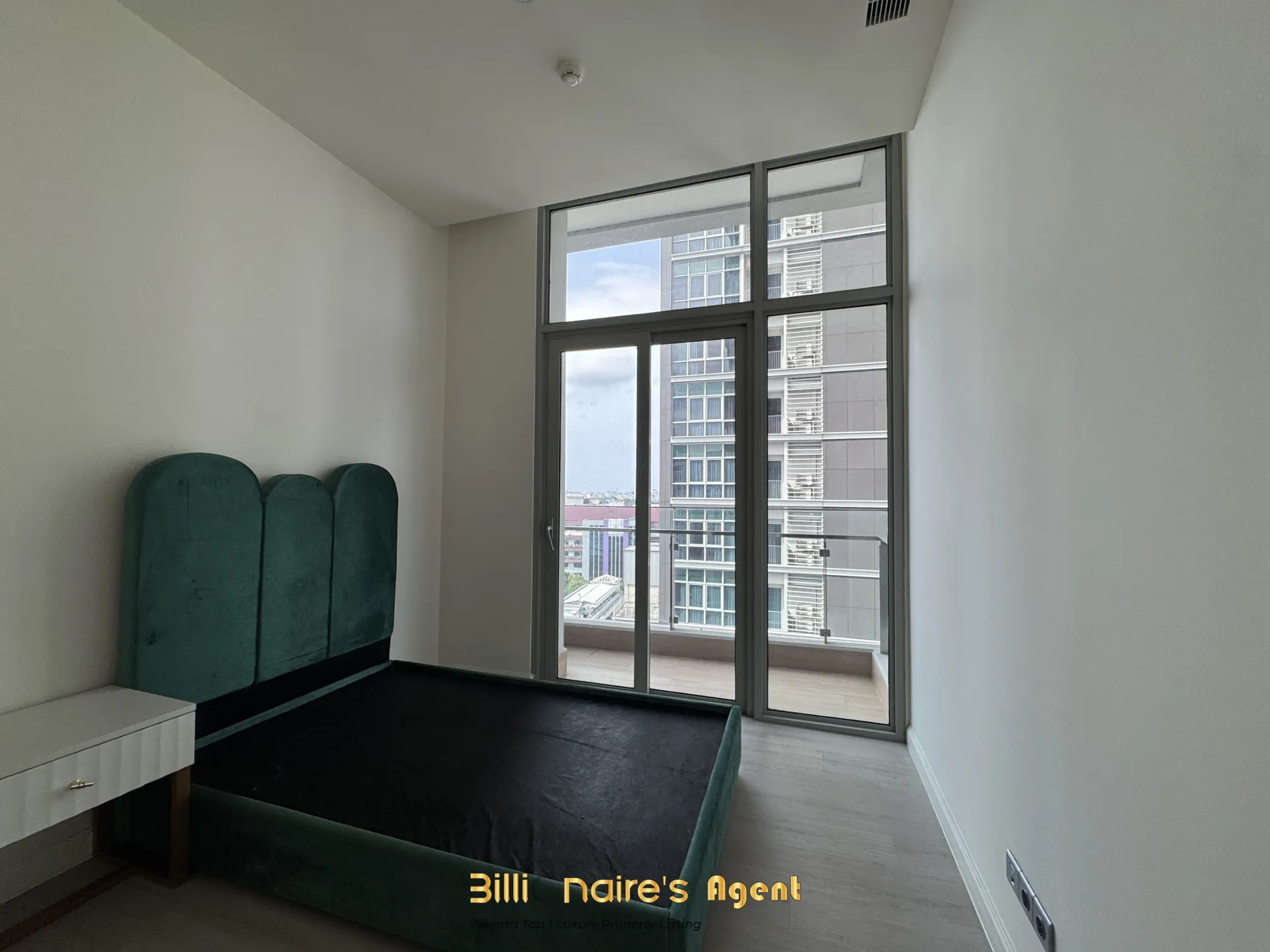 Dijual Apartemen Mewah 2 Kamar Full Furnished di The Stature Jakarta