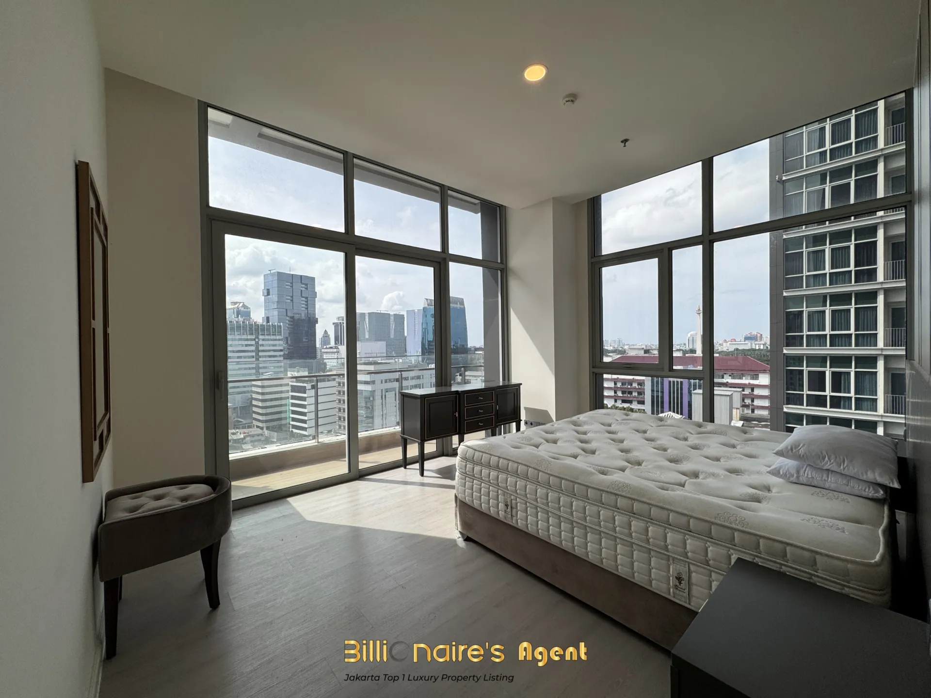 Dijual Apartemen Mewah 2 Kamar Full Furnished di The Stature Jakarta