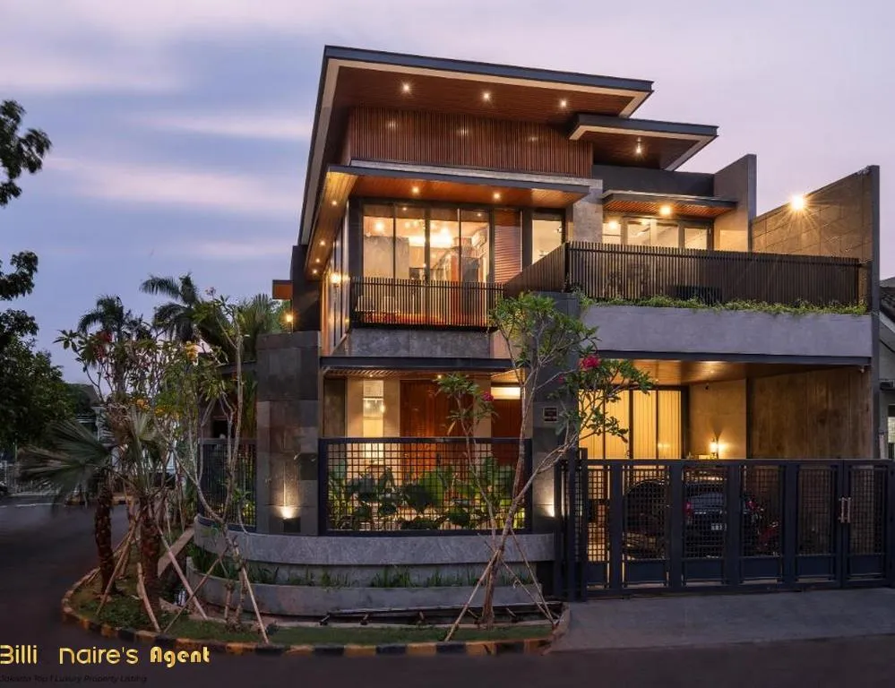 Billionaire's Agent - Photo 2025 08 15 18 31 34 Copy