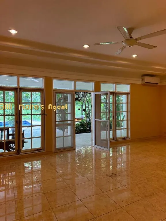 Billionaire's Agent - Photo 2025 11 26 11 35 06 1 Copy