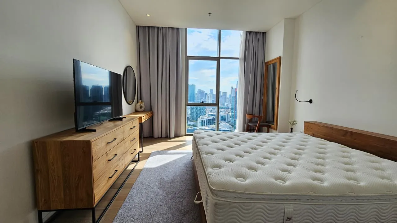 Billionaire's Agent - Photo 2025 12 08 12 26 16