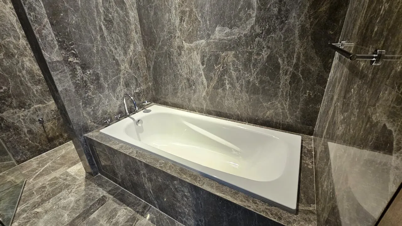 Billionaire's Agent - Photo 2025 12 08 12 26 34