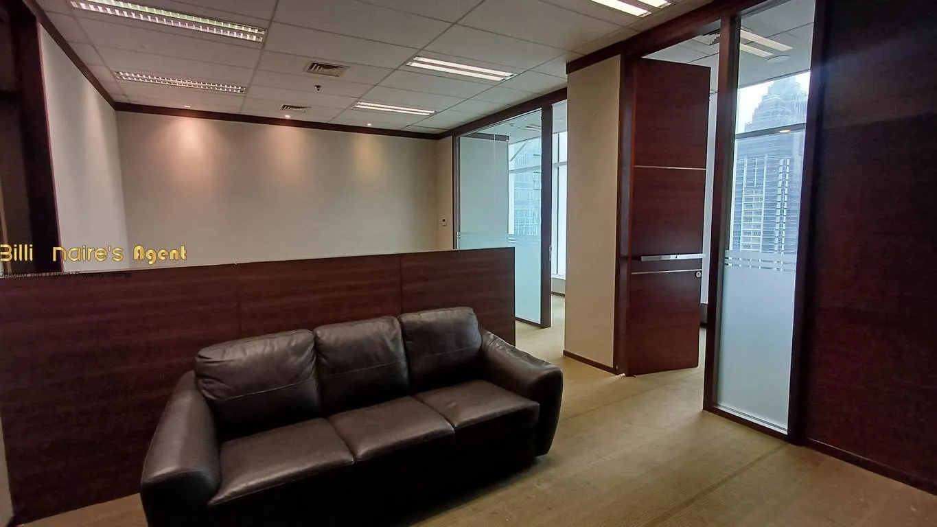 Billionaire's Agent - Photo 2025 12 17 15 15 52 2 Copy 1