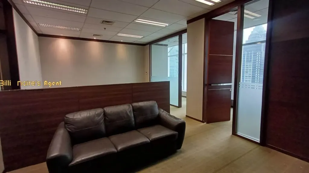 Billionaire's Agent - Photo 2025 12 17 15 15 52 2 Copy