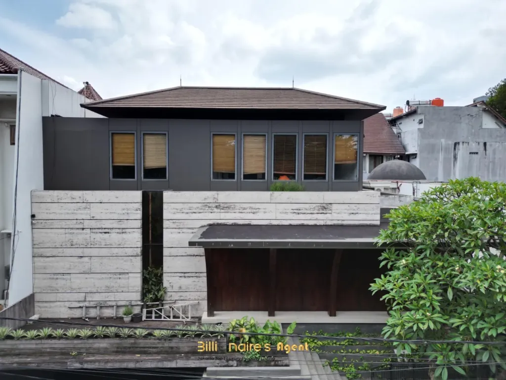Dijual Rumah 3 Lantai Full Furnished Modern Topis Kontemporer di Jl. Panglima Polim, Kebayoran Baru, Jakarta Selatan