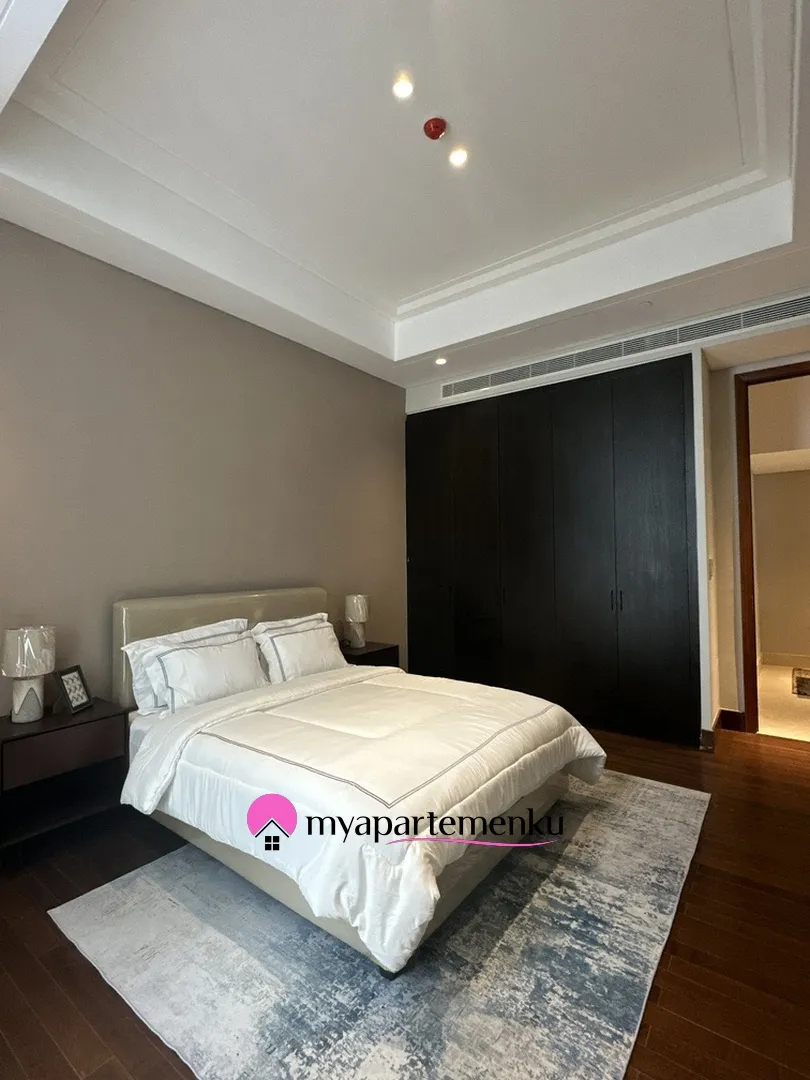 Billionaire's Agent - Disewakan Apartemen 3 Kamar Private Lift dan Full Furnished by Regent Residences Jakarta