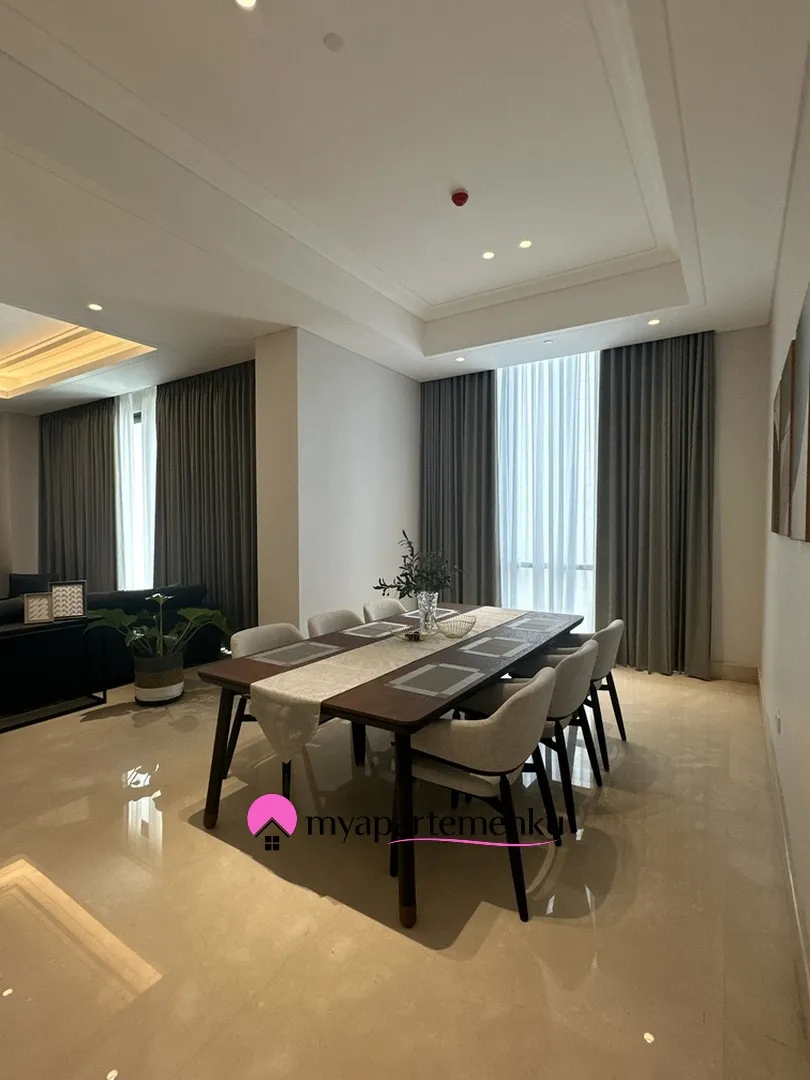 Billionaire's Agent - Disewakan Apartemen 3 Kamar Private Lift dan Full Furnished by Regent Residences Jakarta