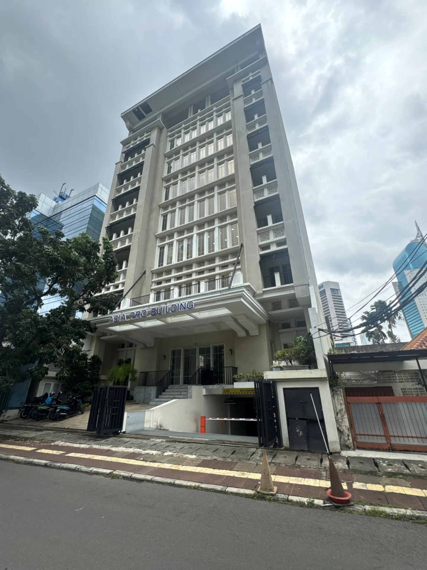 Dijual Gedung 10 Lantai Siap Pakai di Thamrin, Sudirman, Jakarta Pusat