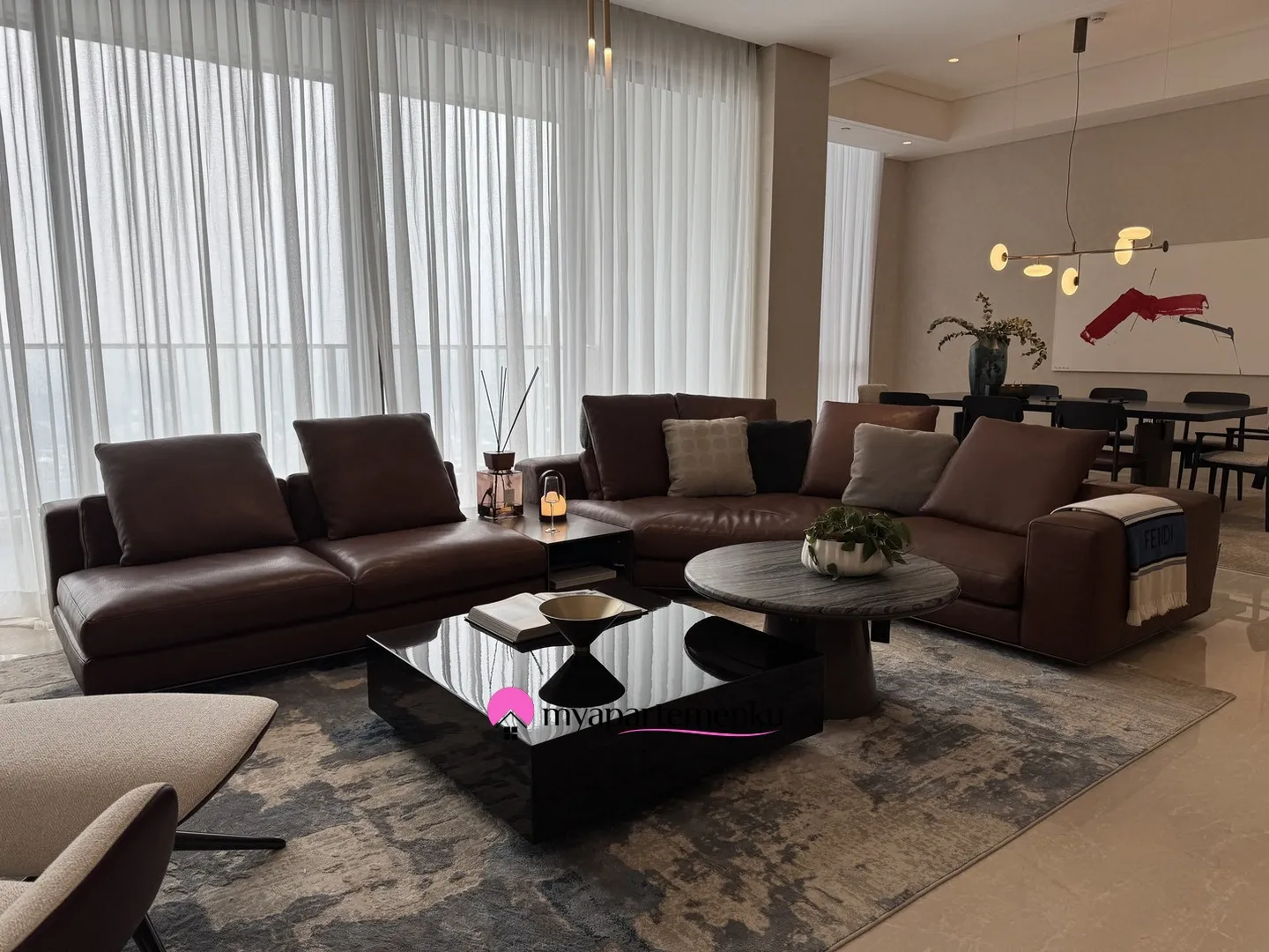 Billionaire's Agent - Dijual Apartemen Mewah 3 Kamar Interior Desain By MOIE di Regent Residences Jakarta