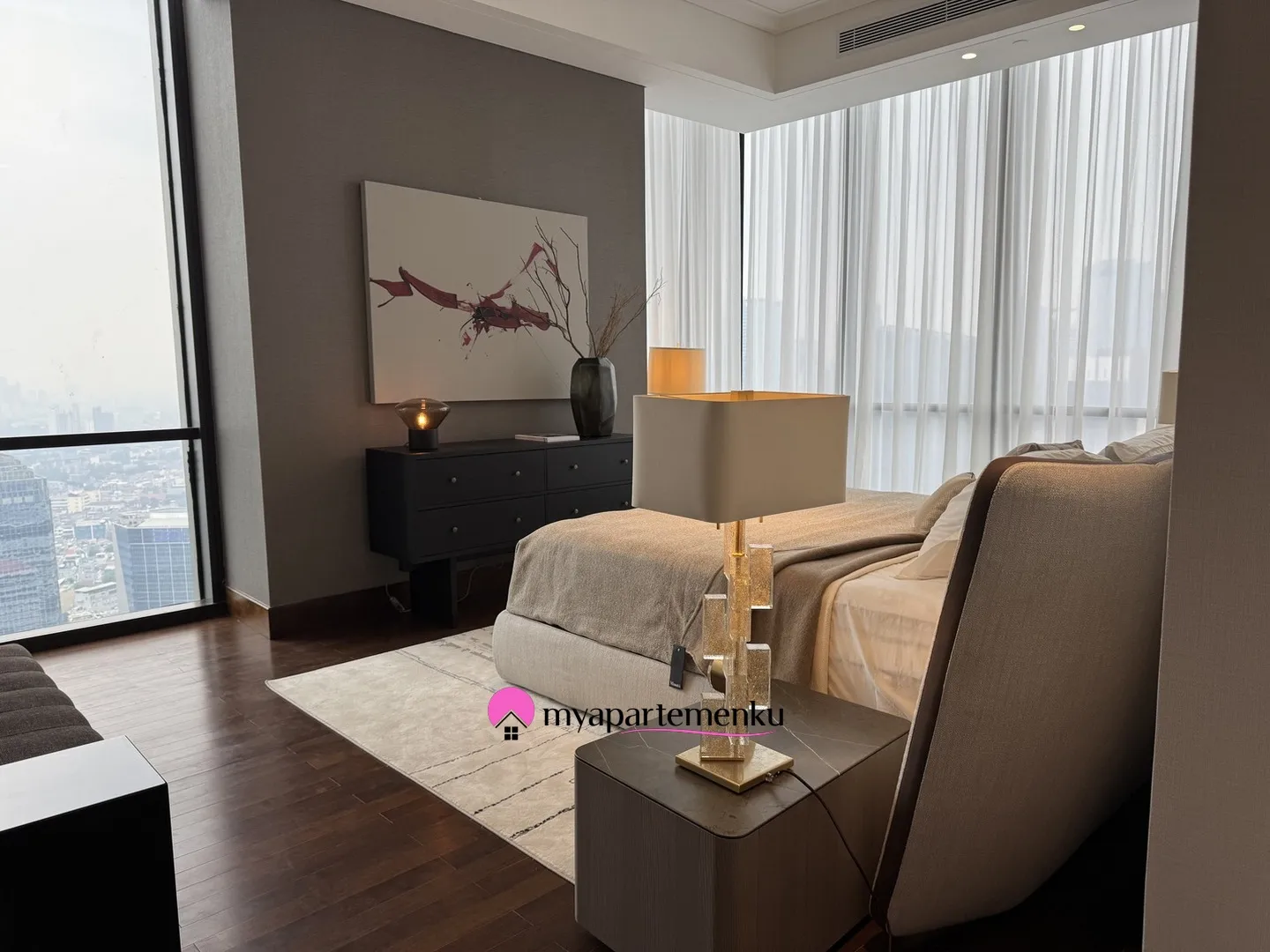 Billionaire's Agent - Dijual Apartemen Mewah 3 Kamar Interior Desain By MOIE di Regent Residences Jakarta