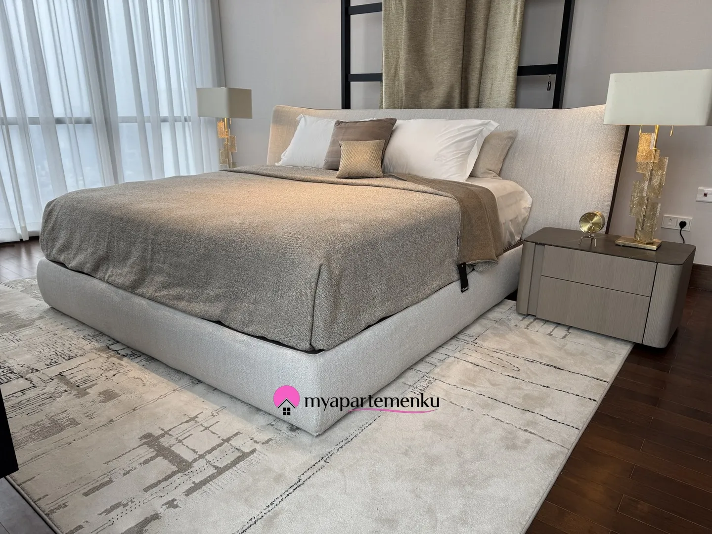 Billionaire's Agent - Dijual Apartemen Mewah 3 Kamar Interior Desain By MOIE di Regent Residences Jakarta