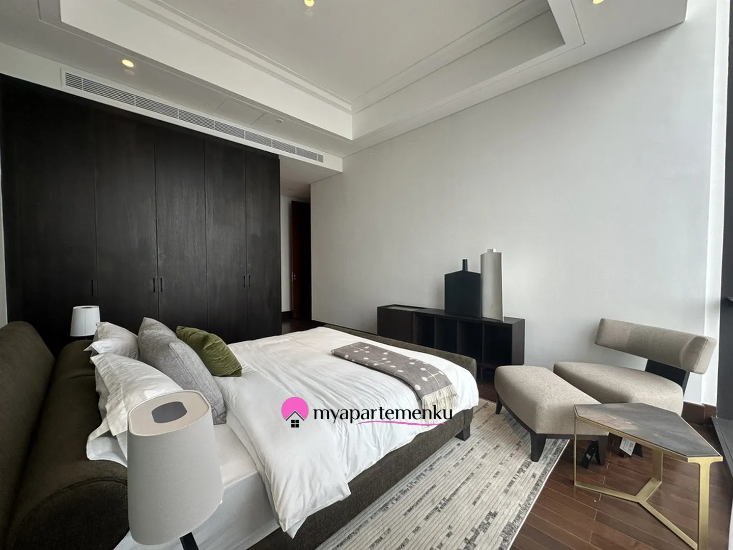 Billionaire's Agent - Dijual Apartemen Mewah 3 Kamar Interior Desain By MOIE di Regent Residences Jakarta