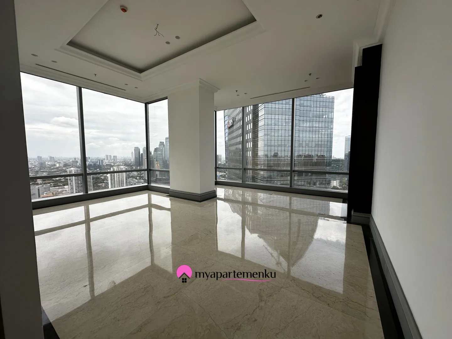 Billionaire's Agent - Dijual Apartemen 4 Kamar Tidur Private Lift di Raffles Residences Jakarta