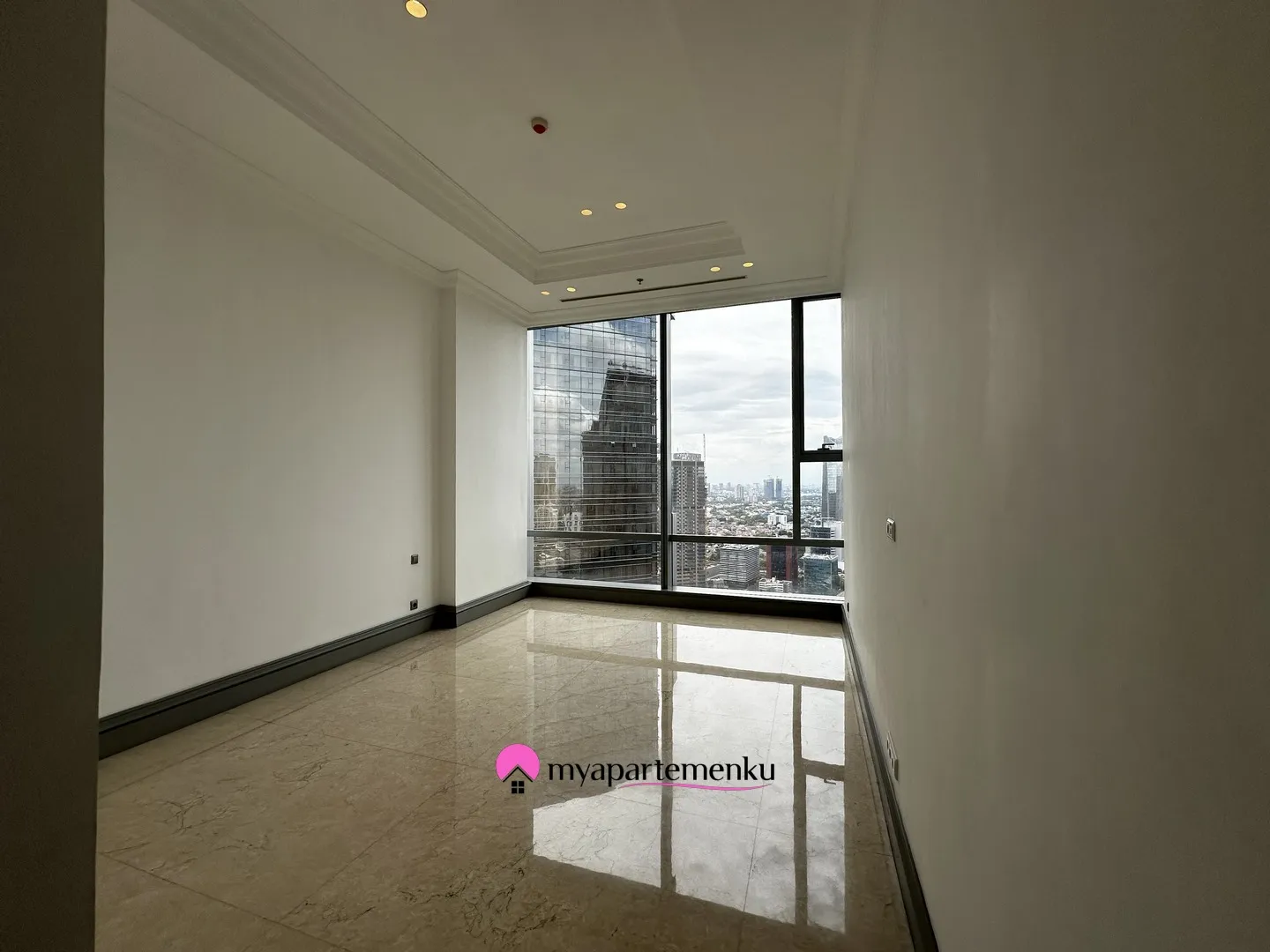 Billionaire's Agent - Dijual Apartemen 4 Kamar Tidur Private Lift di Raffles Residences Jakarta