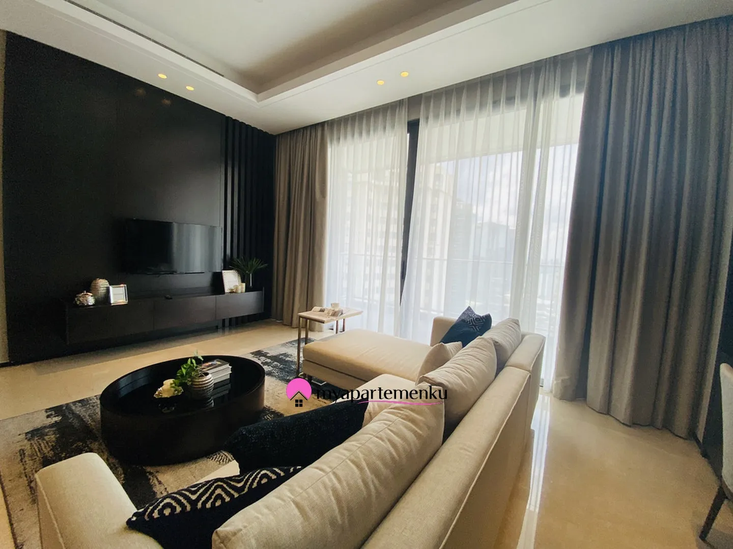 Billionaire's Agent -Dijual Apartemen Mewah 2 Kamar Interior Desain By Vinoty Living di Regent Residences Jakarta