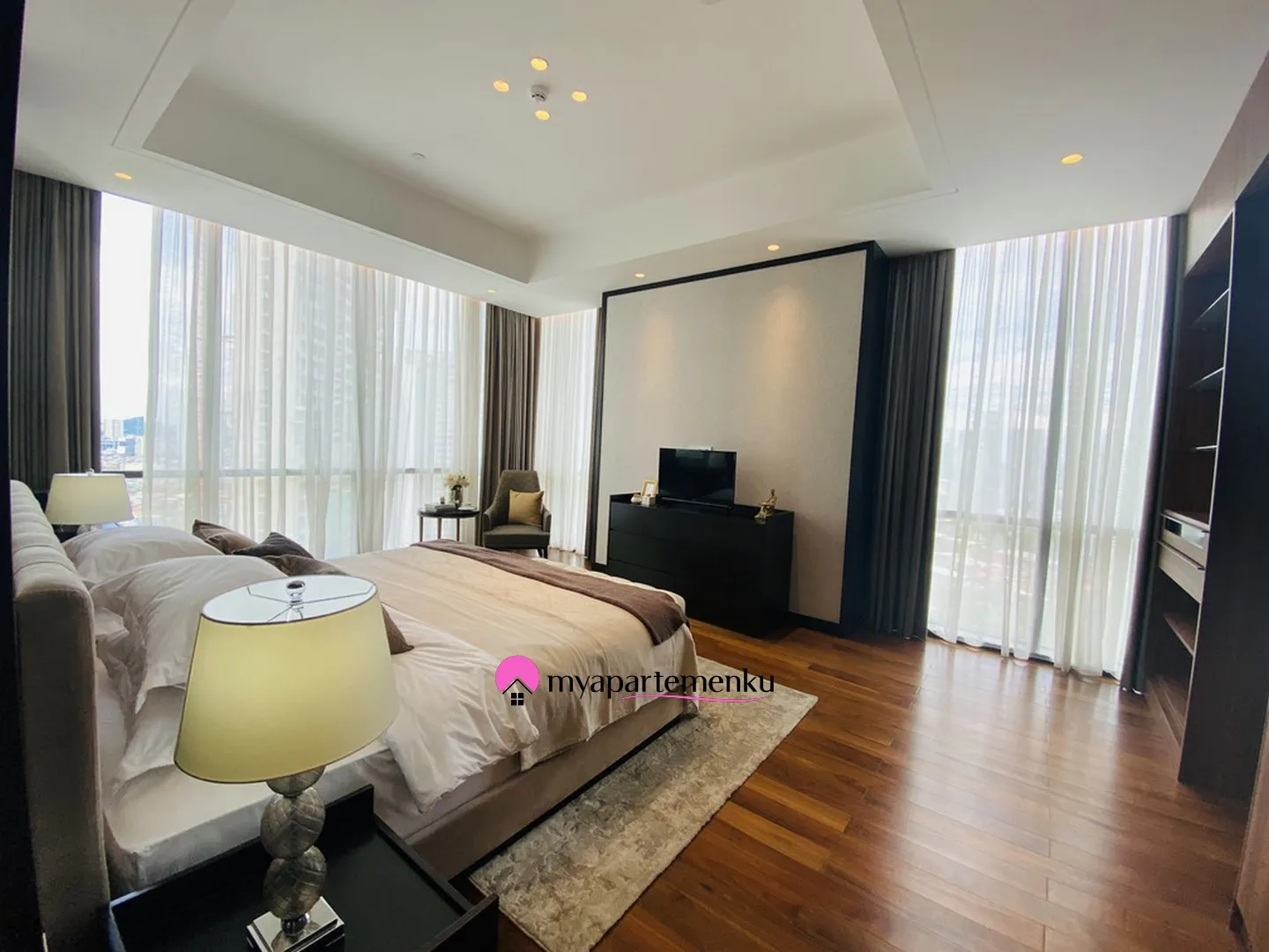 Billionaire's Agent -Dijual Apartemen Mewah 2 Kamar Interior Desain By Vinoty Living di Regent Residences Jakarta