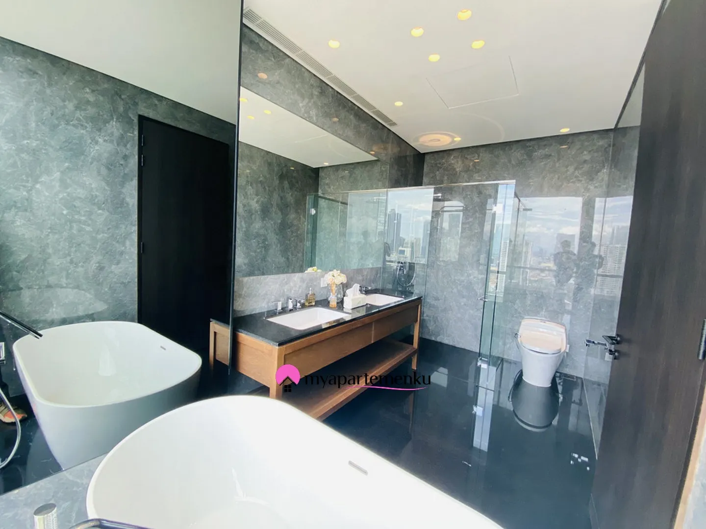 Billionaire's Agent -Dijual Apartemen Mewah 2 Kamar Interior Desain By Vinoty Living di Regent Residences Jakarta