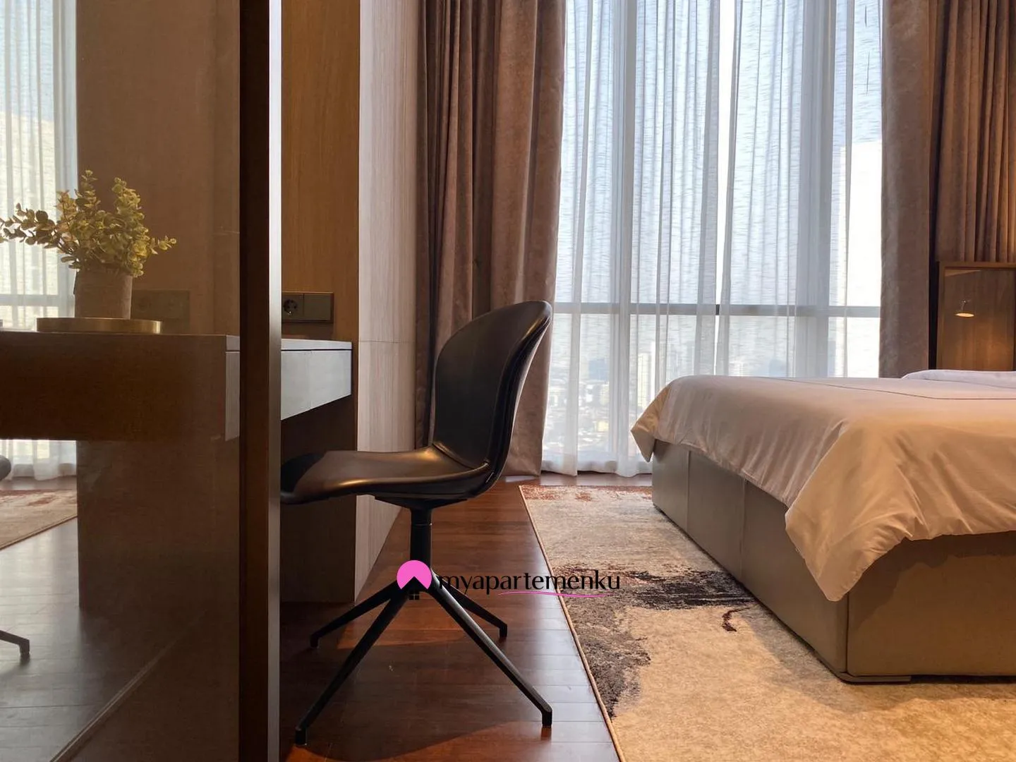 Billionaire's Agent - Dijual Apartemen Mewah 3 Kamar Interior Desain By Magran di Regent Residences Jakarta