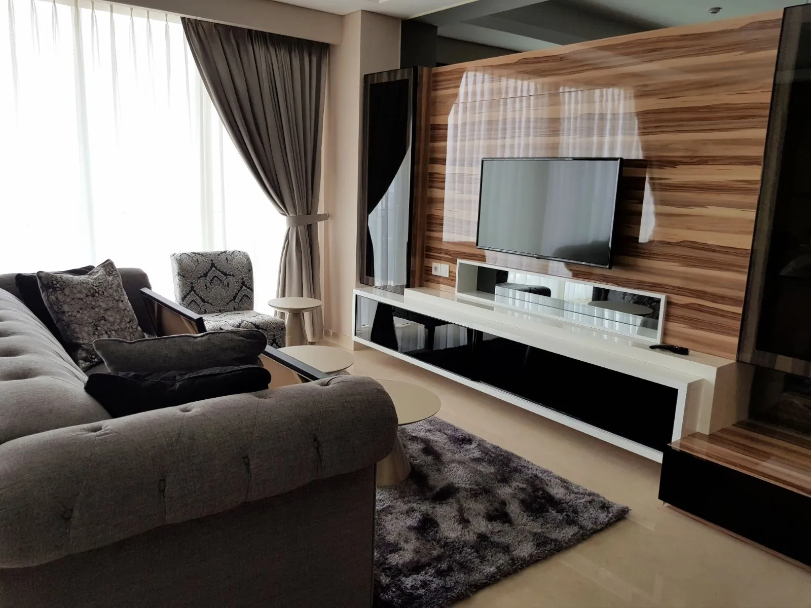 Billionaire's Agent - Disewakan Apartemen 2 Kamar Corner di Pondok Indah Residences