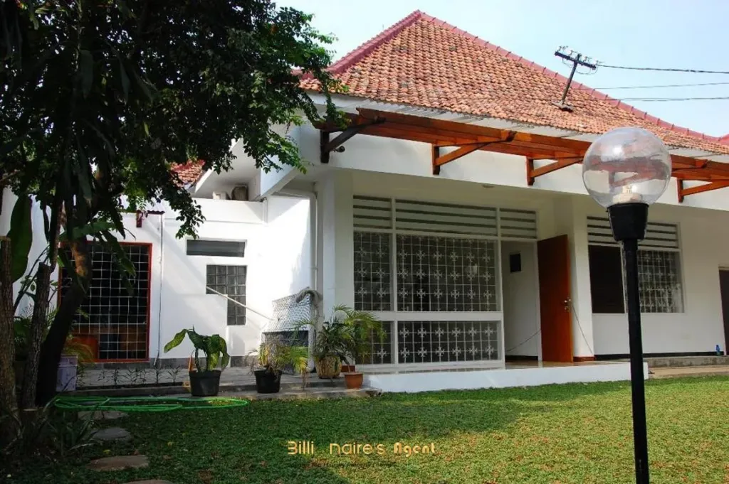 Billionaire's Agent - Dijual Rumah 5 Kamar di Jalan Mangunsarkoro Menteng, Jakarta Pusat