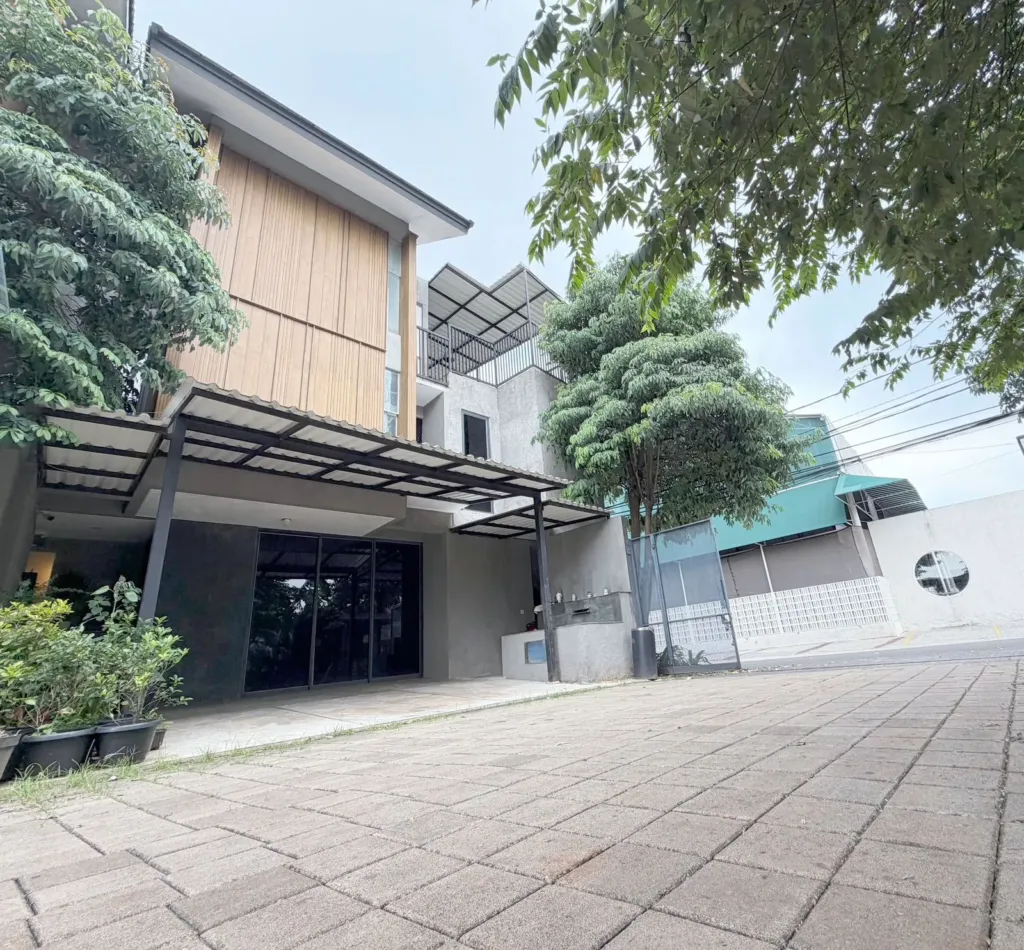 Billionaire's Agent - Dijual Rumah 3 Lantai di Jl. H.Naimun Pondok Pinang, Jakarta Selatan