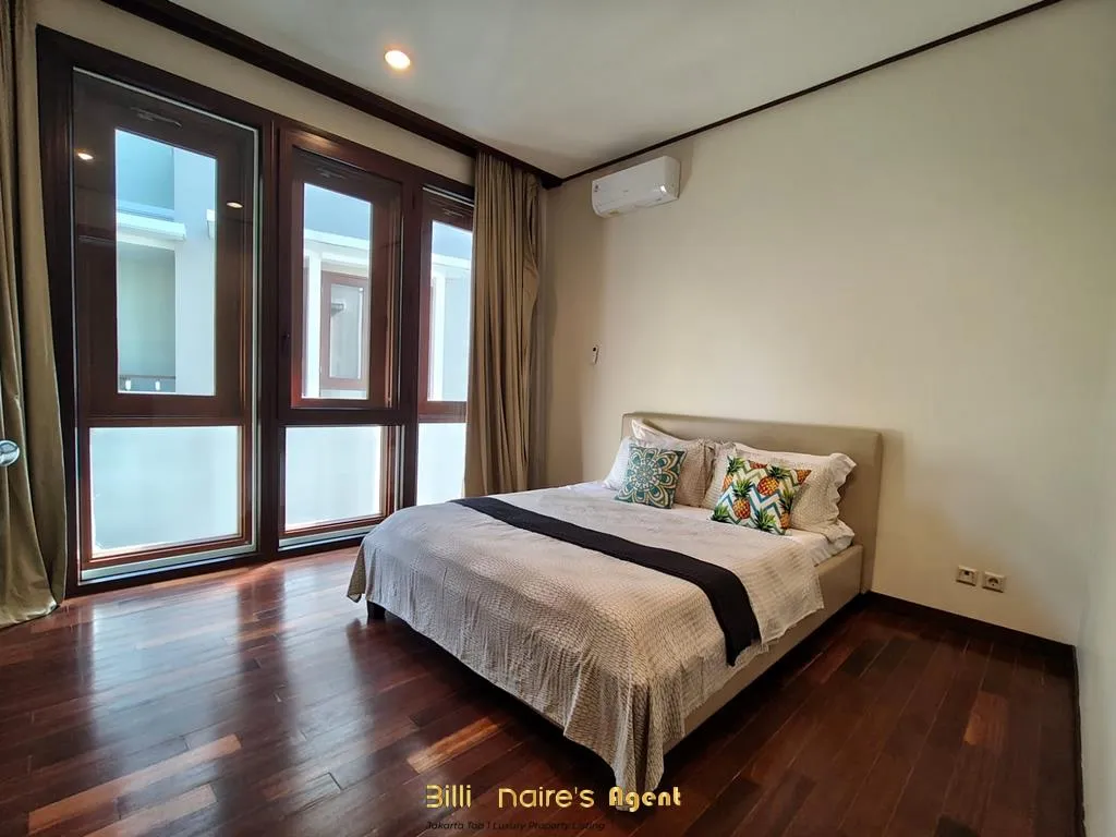 Billionaire's Agent - Disewa Rumah 3 Lantai VERANDA I PRIVATE VILLA CIPETE Jakarta Selatan