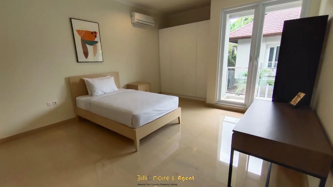 Billionaire's Agent - Disewa Rumah 5 Kamar with Pool di Executive Paradise Jakarta Selatan