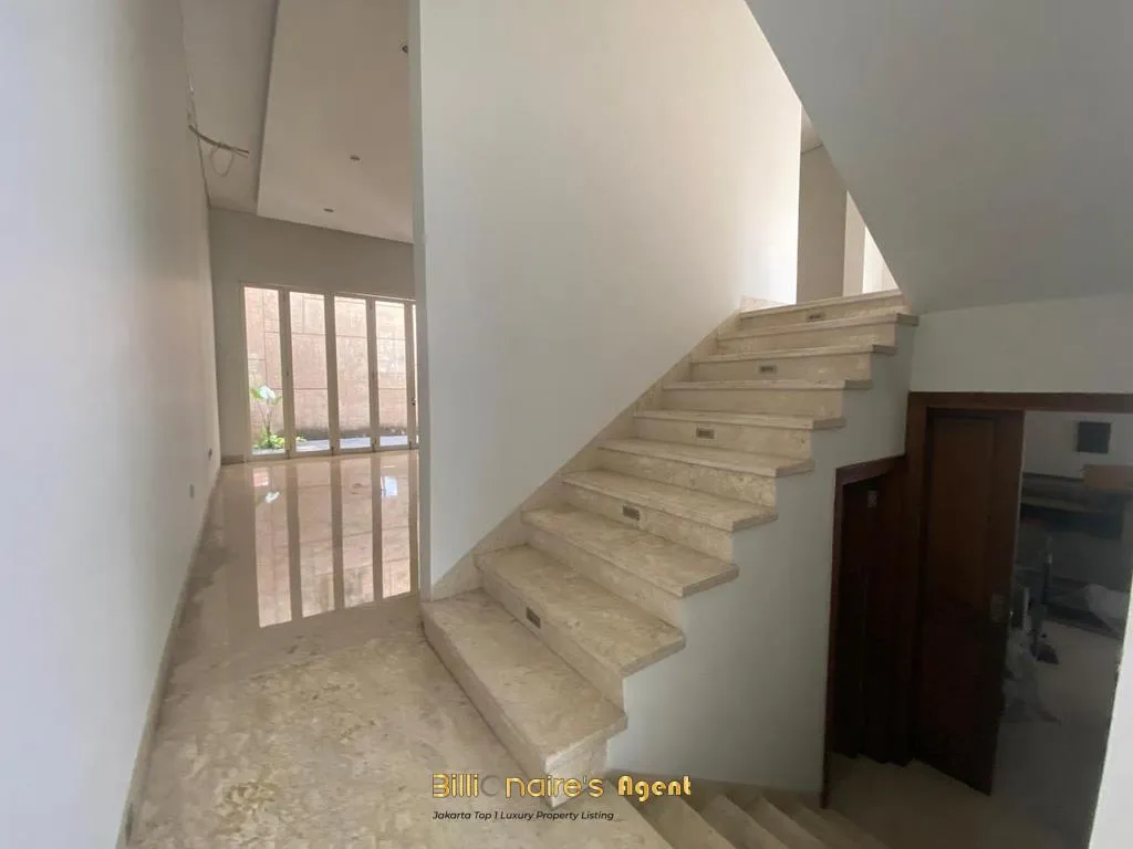 Billionaire's Agent - Dijual Rumah 3 Lantai Mewah di Gandaria Lokasi Premium Kebayoran Baru