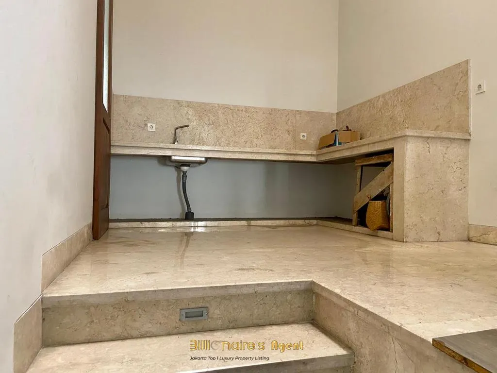 Billionaire's Agent - Dijual Rumah 3 Lantai Mewah di Gandaria Lokasi Premium Kebayoran Baru