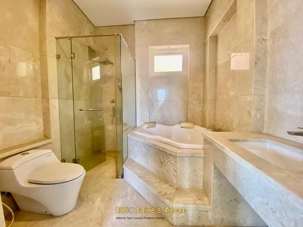Billionaire's Agent - Dijual Rumah 3 Lantai Mewah di Gandaria Lokasi Premium Kebayoran Baru