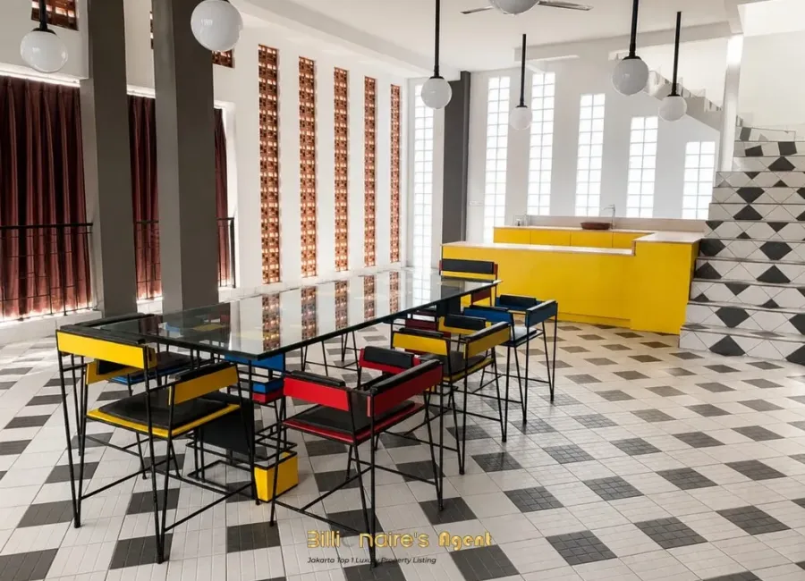 Billionaire's Agent - Dijual Rumah MEWAH 5 Kamar Furnished di Pejaten Barat,Jakarta Selatan