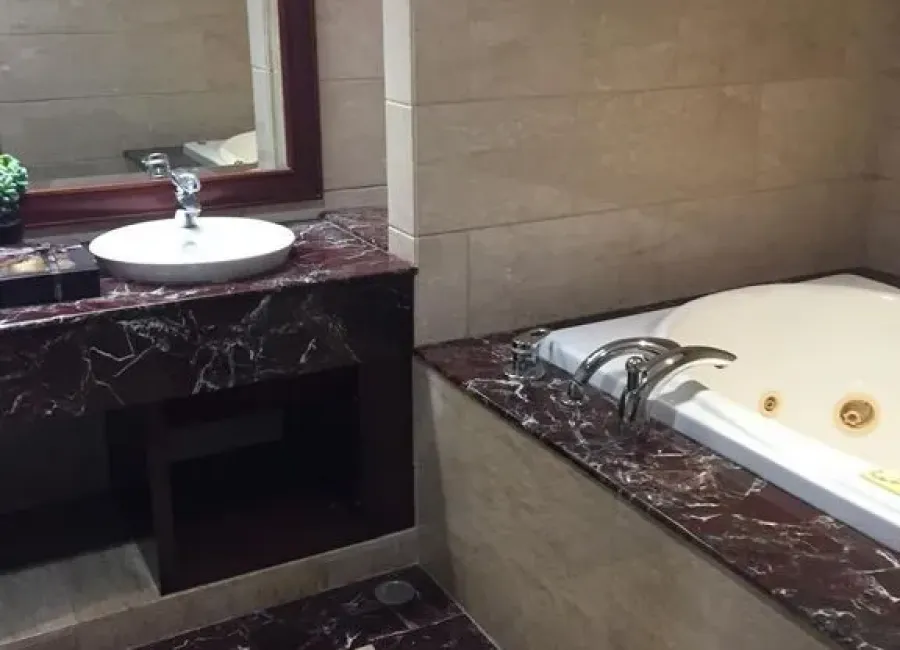 Billionaire's Agent - Dijual Apartemen MEWAH 2+1 Kamar di SCBD SUITES Jakarta Selatan