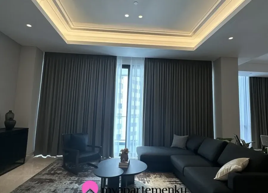 Billionaire's Agent - Disewakan Apartemen 3 Kamar Private Lift dan Full Furnished by Regent Residences Jakarta