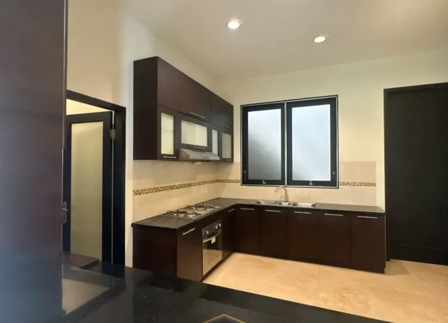 Dijual Rumah 2 Lantai Semi Furnish Siap Huni di Cipete Jakarta Selatan