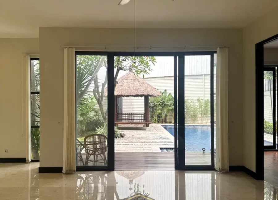 Dijual Rumah 2 Lantai Semi Furnish Siap Huni di Cipete Jakarta Selatan