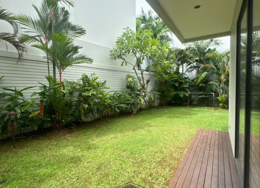 Dijual Rumah 2 Lantai Semi Furnish Siap Huni di Cipete Jakarta Selatan