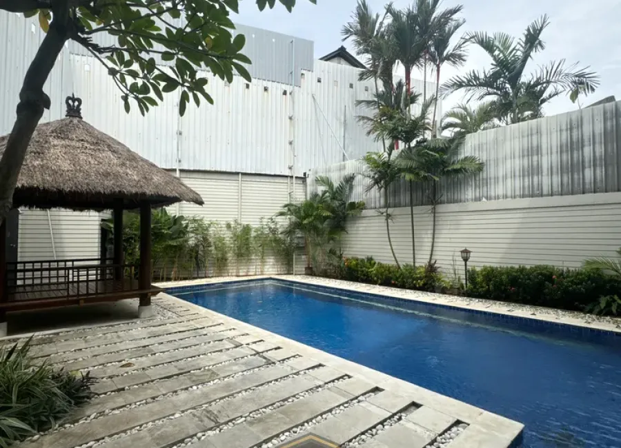 Dijual Rumah 2 Lantai Semi Furnish Siap Huni di Cipete Jakarta Selatan