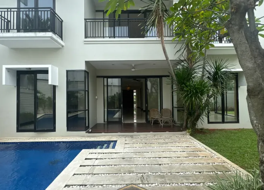 Dijual Rumah 2 Lantai Semi Furnish Siap Huni di Cipete Jakarta Selatan