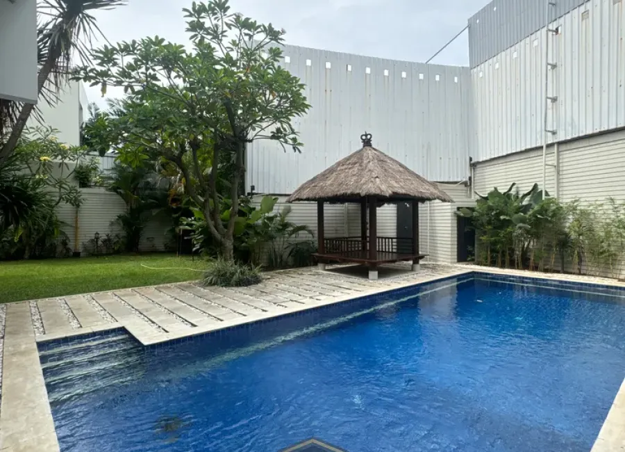 Dijual Rumah 2 Lantai Semi Furnish Siap Huni di Cipete Jakarta Selatan