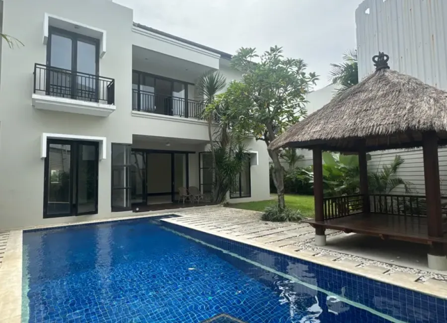 Dijual Rumah 2 Lantai Semi Furnish Siap Huni di Cipete Jakarta Selatan