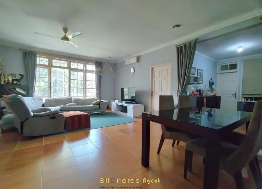 Billionaire's Agent -DiJual Rumah 2 Lantai di Jl. Bunga Cente, Jakarta Selatan