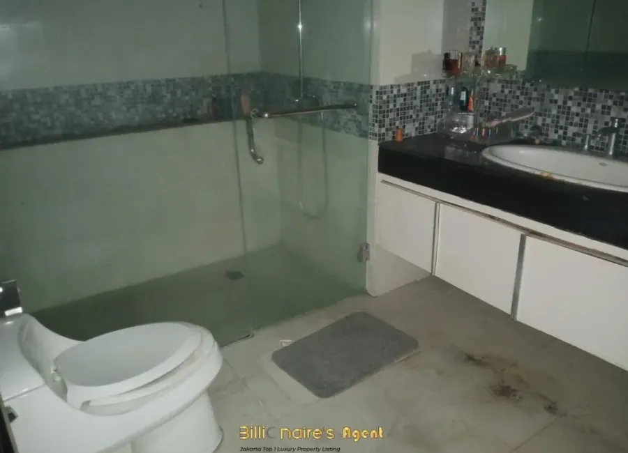 Billionaire's Agent - Dijual Rumah 2 Lantai Mewah Strategis Dekat Pondok Indah, Jakarta