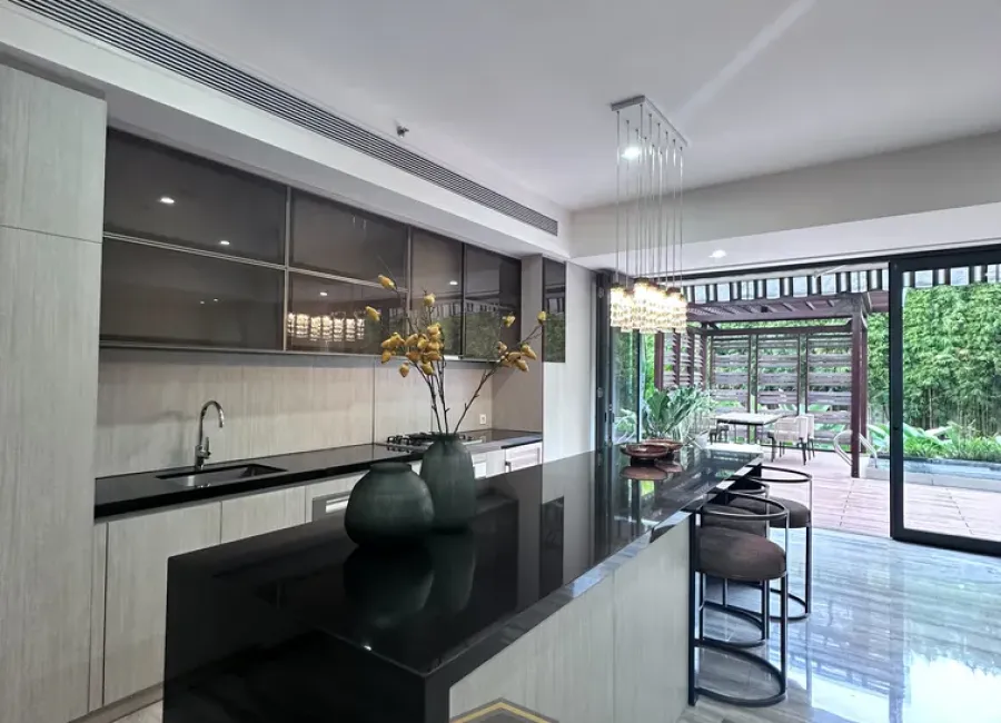 Dijual Apartemen Unit Patio 2 Kamar Private Pool di VERDE ONE Jakarta
