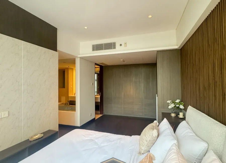 Billionaire's Agent - Img 3622