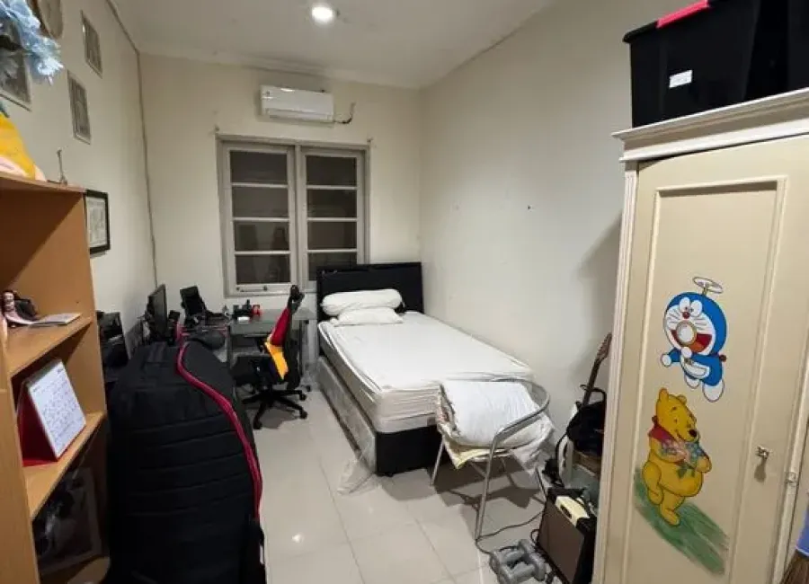 Billionaire's Agent - Dijual Rumah 2 1/2 Lantai di Jl. Kapuas Jakarta Pusat